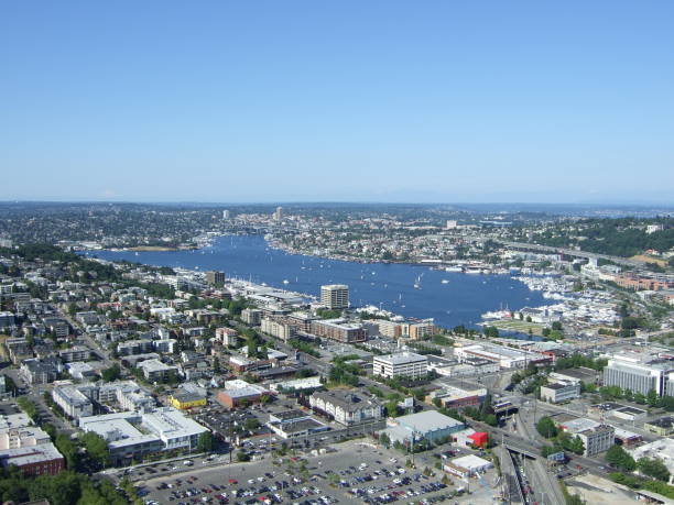 istock Seattle city view under the blue sky 1042189116