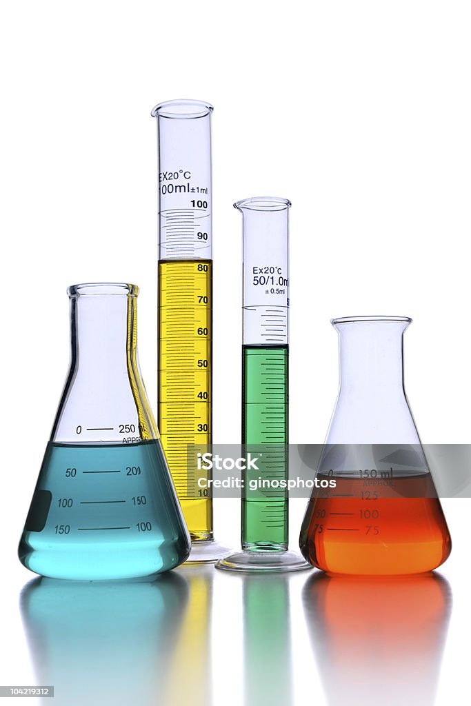 Material de vidrio de laboratorio - Foto de stock de Probeta libre de derechos