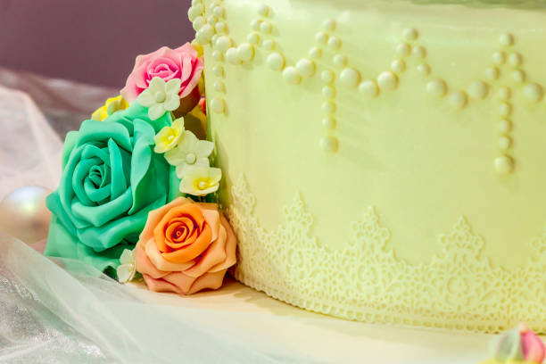 cupcakes mariage doux. - buttercream photos et images de collection