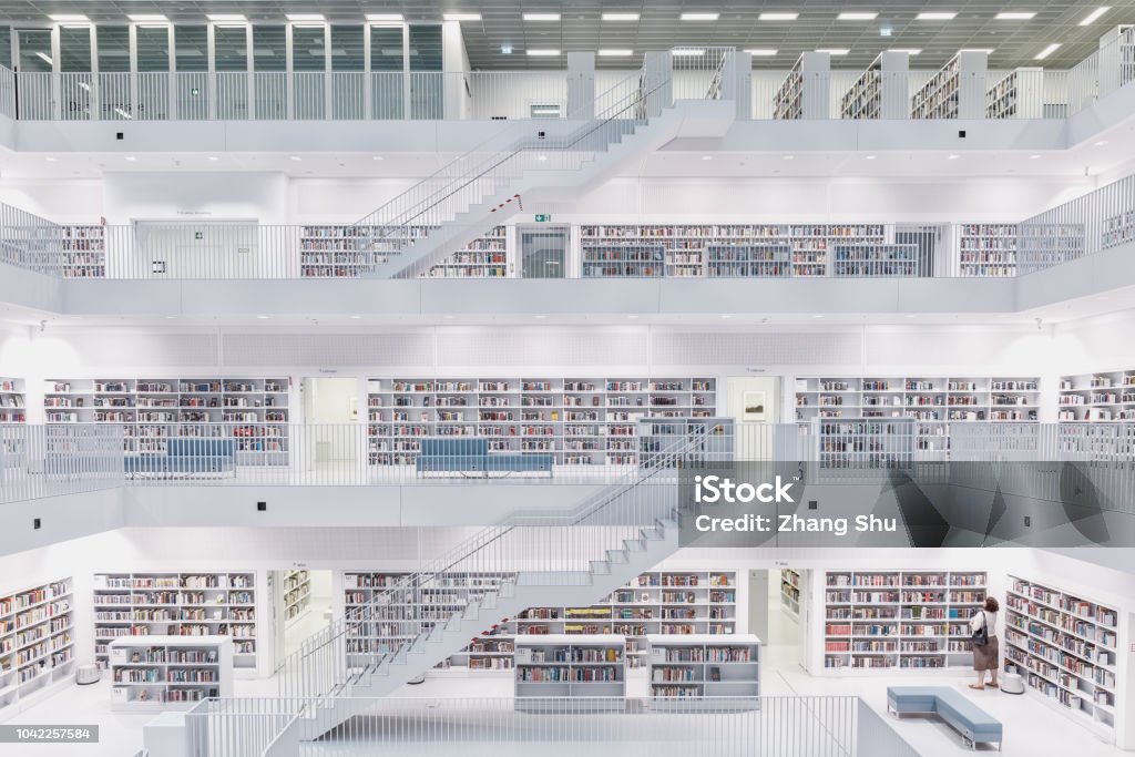 Stuttgart biblioteca de la ciudad - Foto de stock de Biblioteca libre de derechos