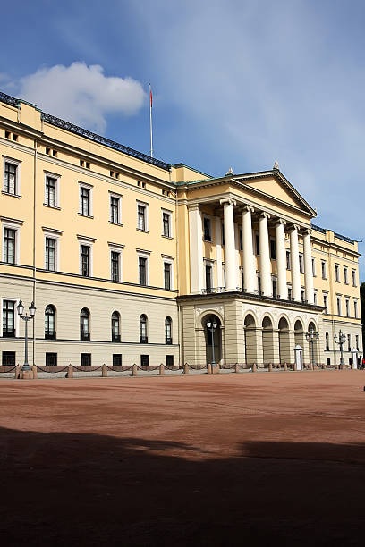 istock Royal Palace in Oslo 104229087