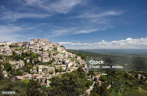 Gordes Provence Francia Foto de stock y más banco de imágenes de Acantilado - Acantilado, Aire libre, Aldea