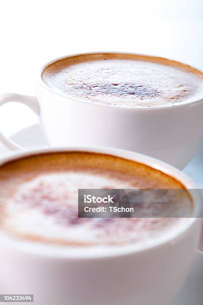 Foto de Cappuccino e mais fotos de stock de Bebida quente - Bebida quente, Branco, Brilhante - Luminosidade