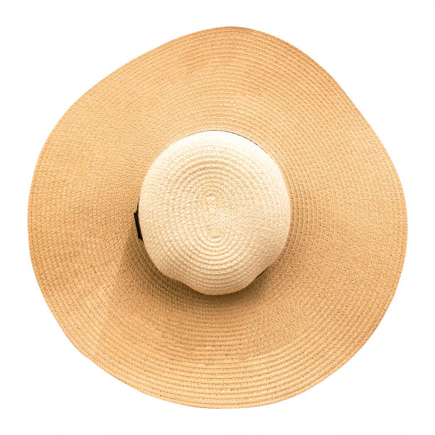 sombrero de paja con cinta aislada sobre fondo blanco. vista superior de sombreros de moda en el estilo de verano. (clipping path) - sombrero de paja fotografías e imágenes de stock