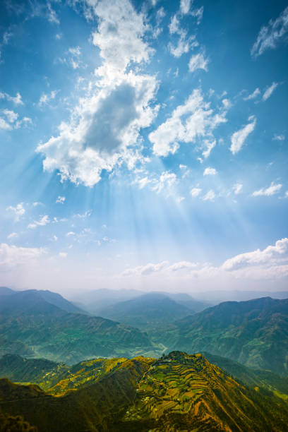 vista panorámica del horizonte de la montaña. - como mountain cloud sky fotografías e imágenes de stock