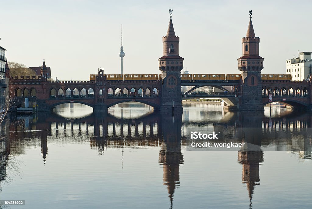 Oberbaumbrücke - Foto stock royalty-free di Acqua