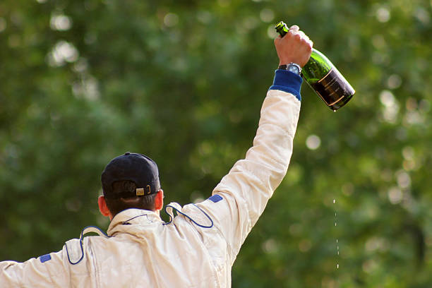 Champagne acima da cabeça - fotografia de stock