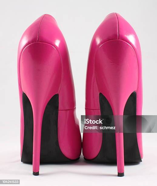 Sexy Rosa Zapatos De Tacón De Foto de stock y más banco de imágenes de Rosa - Color - Rosa - Color, Tacones altos, Calzado