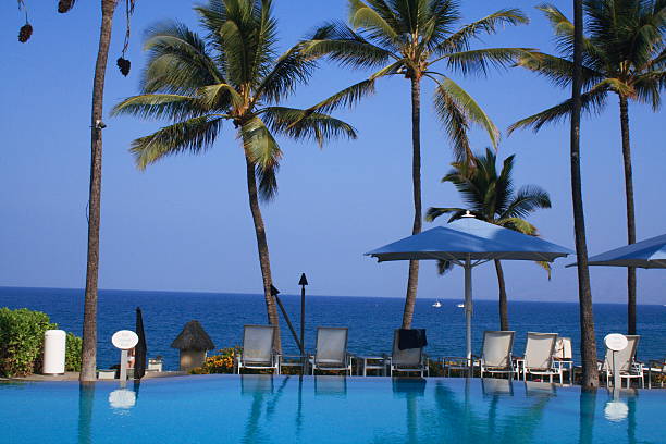 istock Resort pool in Maui, Hawaii 104242359