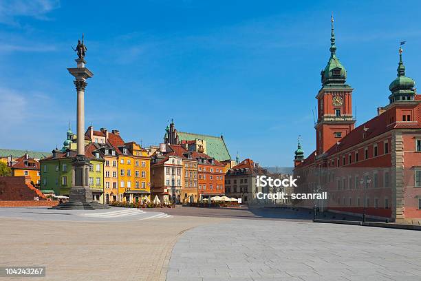 Schlossplatz In Warschau Polen Stockfoto und mehr Bilder von Alt - Alt, Architektonische Säule, Architektur