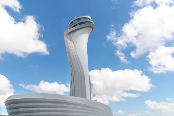 torre di controllo del traffico aereo, istanbul, turchia - air traffic control tower foto e immagini stock