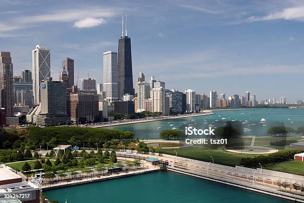 Der Innenstadt Von Chicago Stockfoto und mehr Bilder von Amerikanische Kontinente und Regionen - Amerikanische Kontinente und Regionen, Architektur, Baum