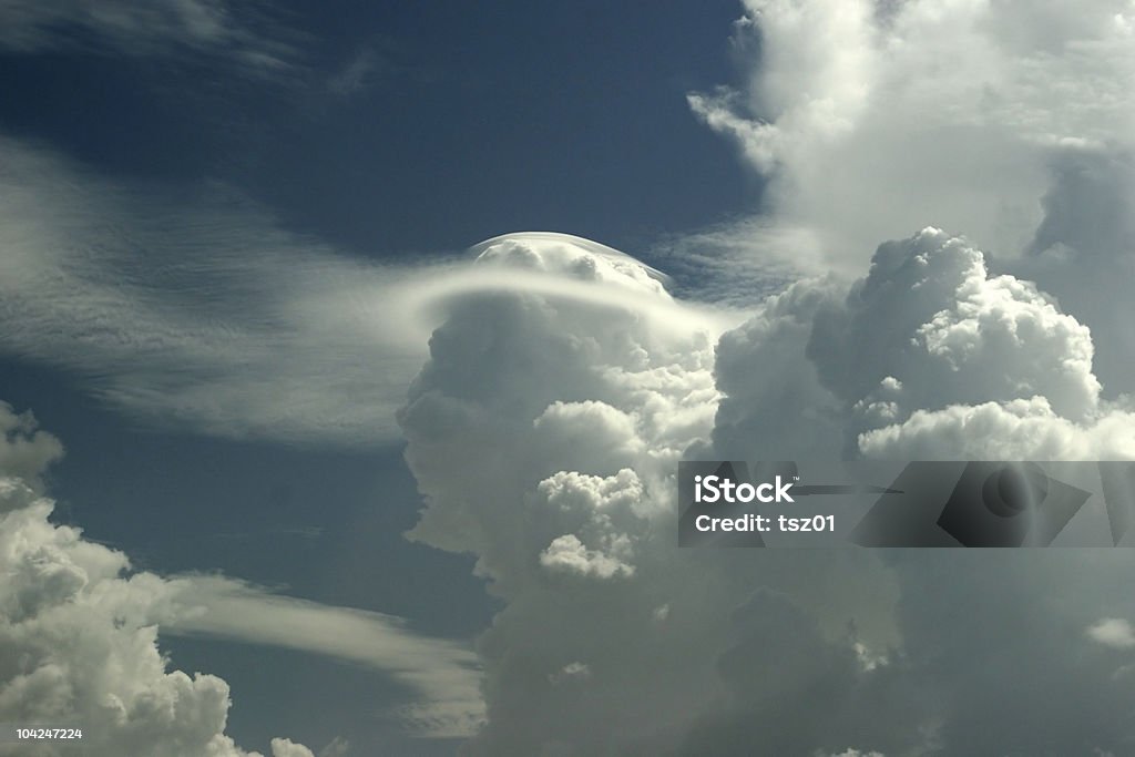 Cloud-visage - Photo de Bizarre libre de droits