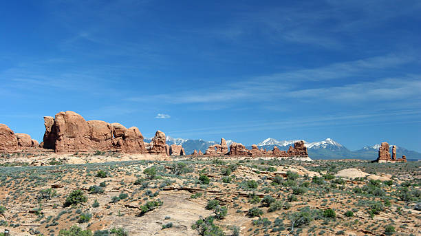 アーチーズ国立公園 - passion mountain range mountain national park ストックフォトと画像