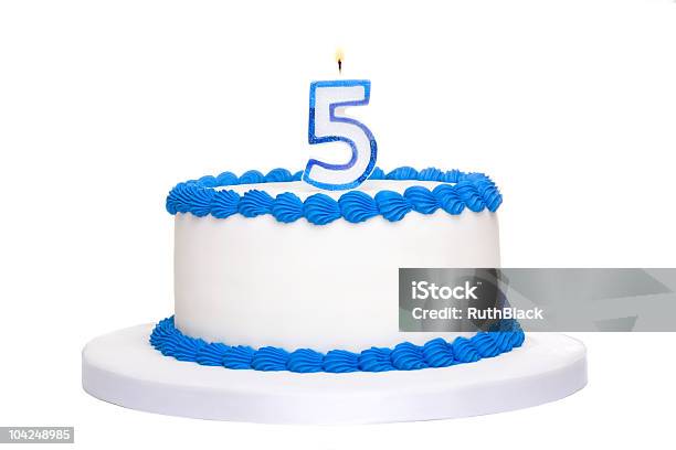 Geburtstagstorte Stockfoto und mehr Bilder von Zahl 5 - Zahl 5, Geburtstagstorte, Kuchen