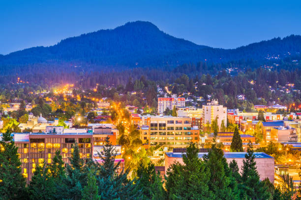 istock Eugene, Oregon, USA Skyline 1042508718