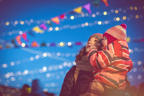 istock Family on Christmas shopping 1042562892
