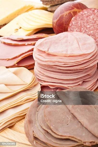 Grande Gruppo Di A Fette Sottili Di Carne E Formaggio - Fotografie stock e altre immagini di Cambiamento
