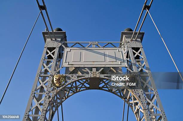 Foto de Ponte Suspensa e mais fotos de stock de Brasão de armas - Brasão de armas, Chester - England, Exterior