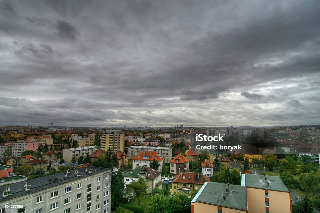 Ville sombre - Photo de Ville - Milieu urbain libre de droits