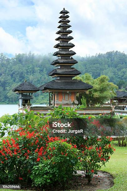 Ulun Danu Templo De Agua Bali Foto de stock y más banco de imágenes de Aire libre - Aire libre, Arquitectura, Asia