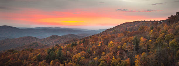 istock Fall sunrise in the Blue Ridge Mountains 1042599078