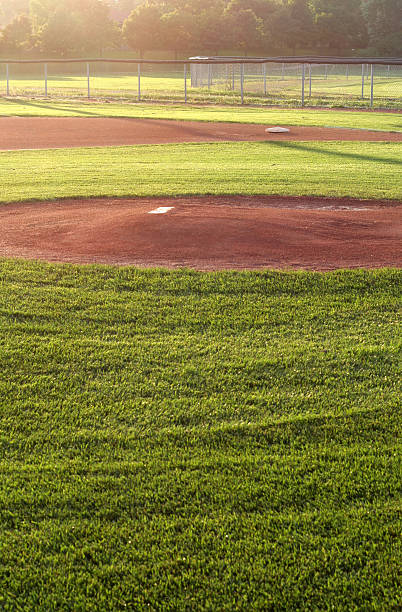 フィールドの夢 - softball field ストックフォトと画像