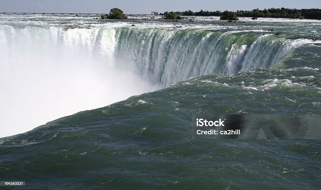 Les splendides chutes - Photo de Au bord de libre de droits