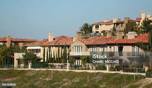 Luksusowe Homes Orange County - zdjęcia stockowe i więcej obrazów Dom szeregowy - Dom szeregowy, Newport Beach - Stan Kalifornia, Przedmieście