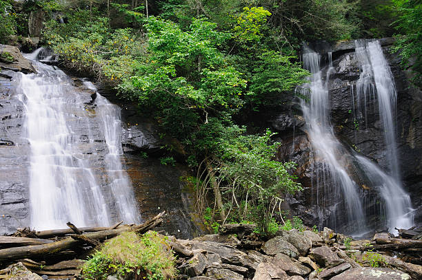 Ana Ruby Wasserfall Anna Ruby Falls - Bilder und Stockfotos - iStock