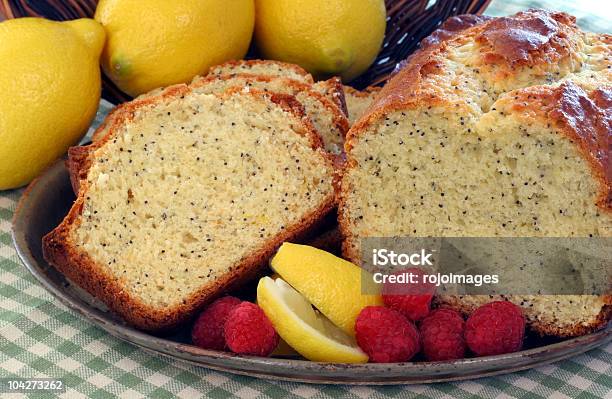 Torta Al Limone Condito Poppyseed - Fotografie stock e altre immagini di Torta al papavero - Torta al papavero, Limone, A quadri