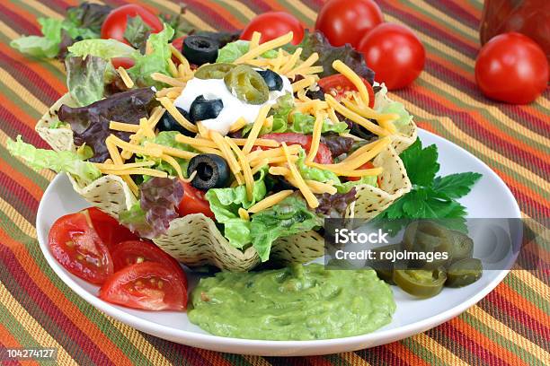 Photo libre de droit de Taco Salad Bowl De Tortilla De Maïs banque d'images et plus d'images libres de droit de Taco salad - Taco salad, Aliment, Aliment en portion