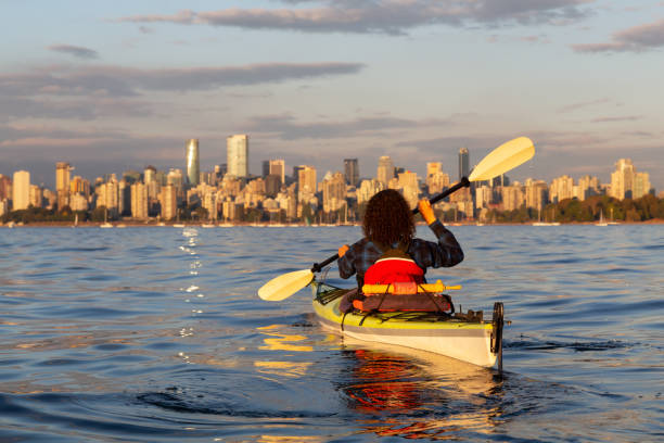 istock Kayaking in Vancouver Downtown 1042762886