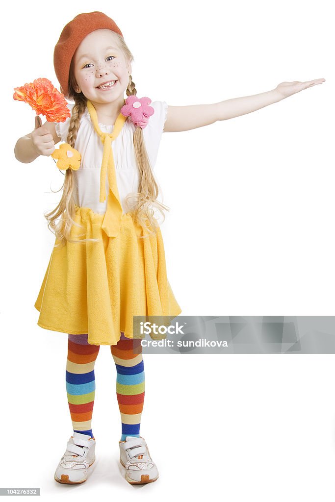Dziewczynka stałego trzyma Kwiat i uśmiechnij się. - Zbiór zdjęć royalty-free (4 - 5 lat)