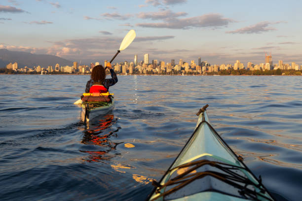 istock Kayaking in Vancouver Downtown 1042764926