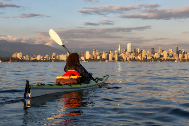 istock Kayaking in Vancouver Downtown 1042764972