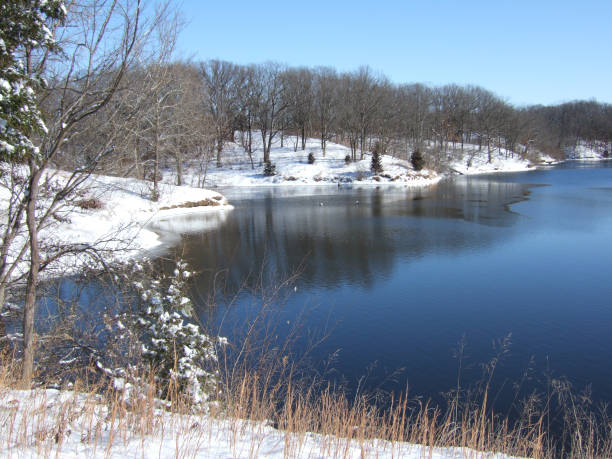 istock Day After Snowing on a Lake 1042768402