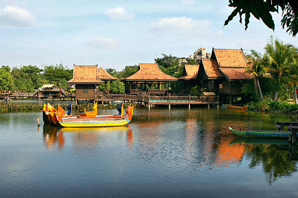 tropicais cultivados park e lake. camboja. - siem riep - fotografias e filmes do acervo