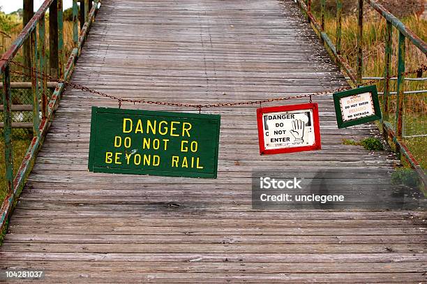 Entlassung Stockfoto und mehr Bilder von Brücke - Brücke, Farbbild, Fotografie