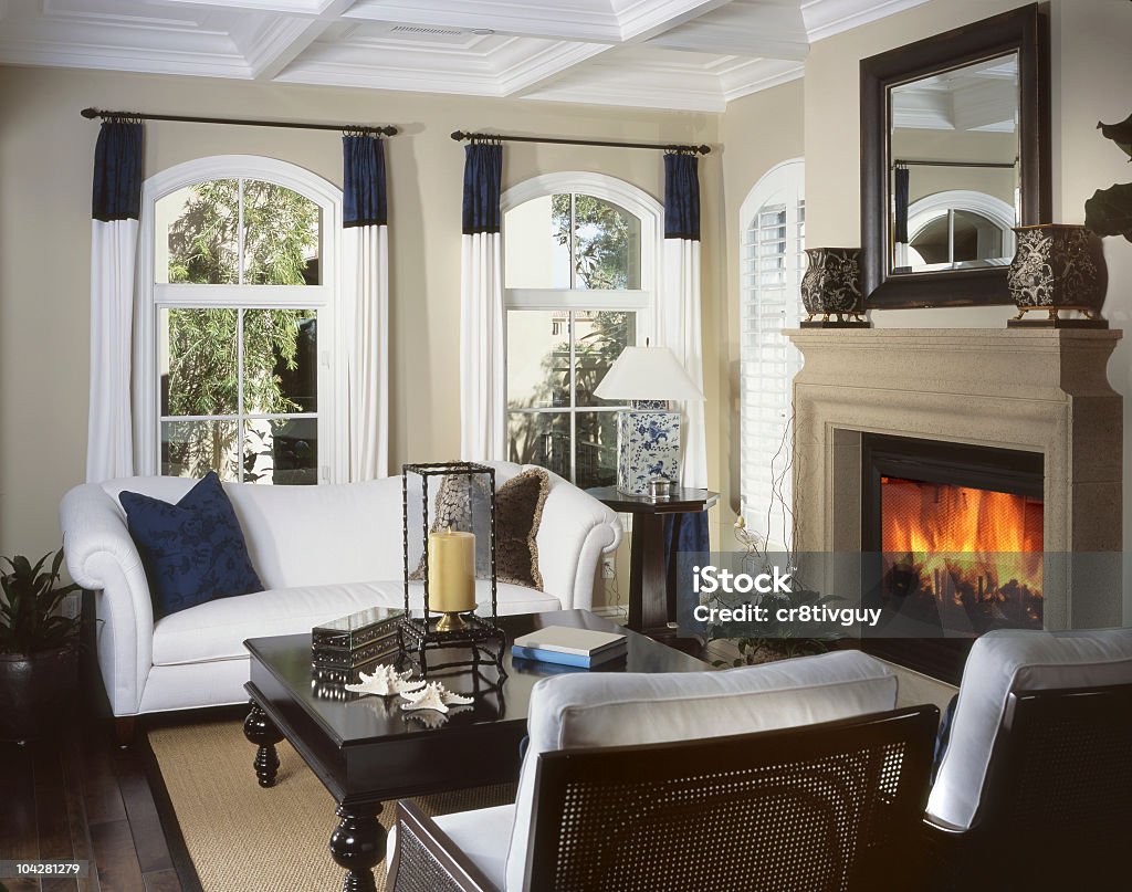 Arquitetura e Design de interiores de sala de estar de imagens foto - Foto de stock de Lareira royalty-free