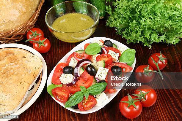 Salada Grega - Fotografias de stock e mais imagens de Alface - Alface, Alimentação Saudável, Azeitona