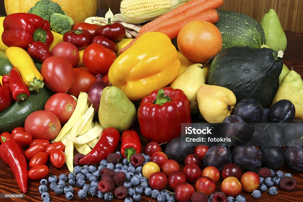 Frutas y verduras. - Foto de stock de Alimento libre de derechos