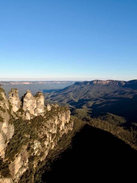 istock Three Sisters rock in the Blue Mountains (Australia) 1042835976