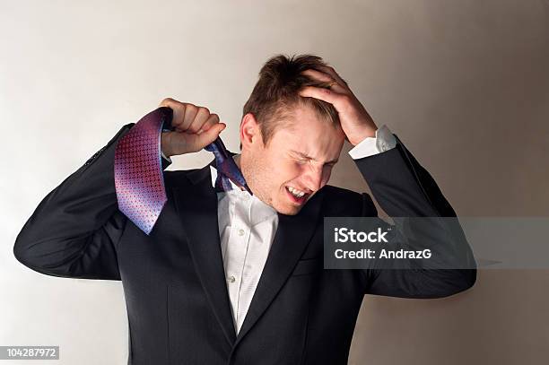 Angry Businessman Foto de stock y más banco de imágenes de 20 a 29 años - 20 a 29 años, Adulto, Adulto joven