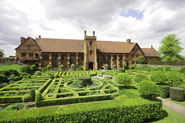 istock Hatfield Old Palace, Hertfordshire, UK 104295420