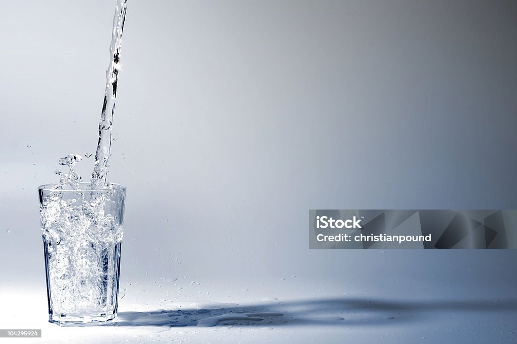Питьевой вода - Стоковые фото Стеклянная посуда роялти-фри