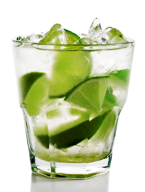 cocktail-caipirinha - caipiroska imagens e fotografias de stock