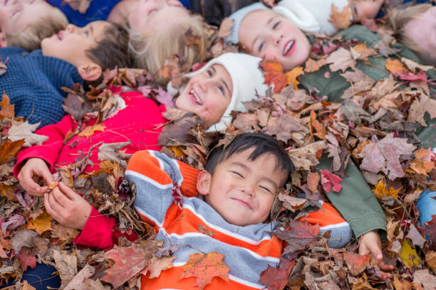 istock Autumn Kids 1043031918