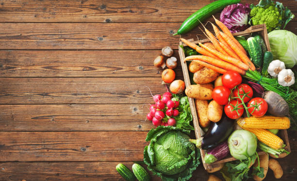 assortment of fresh vegetables - table ingredient gardening agriculture imagens e fotografias de stock