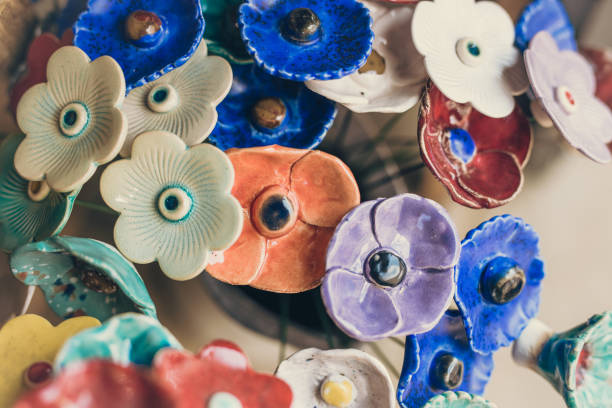 istock Porcelain flowers 1043084814